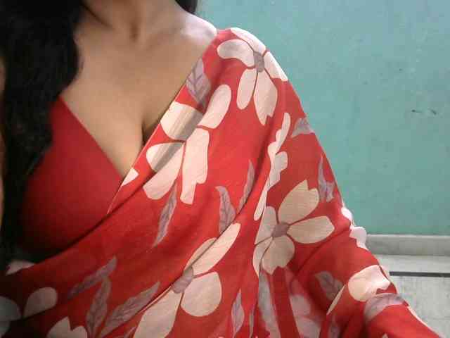 HOTRASHMIKA webcam