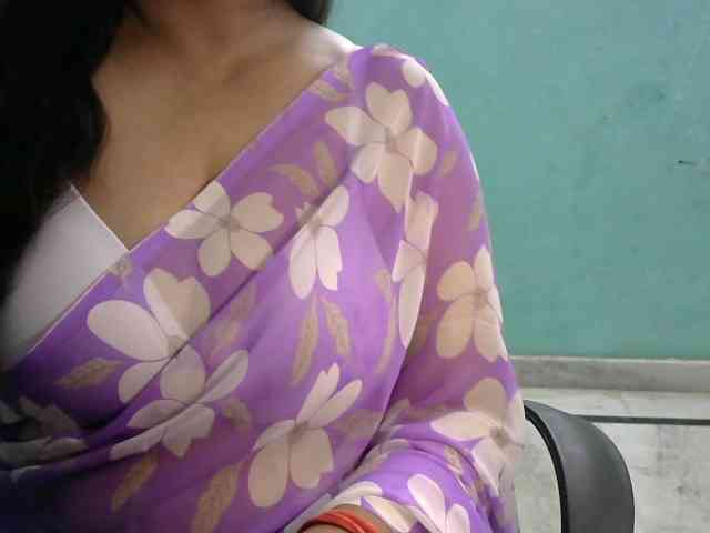 HOTRASHMIKA webcam