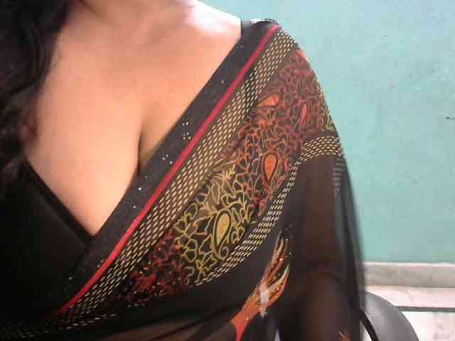 HOTRASHMIKA webcam