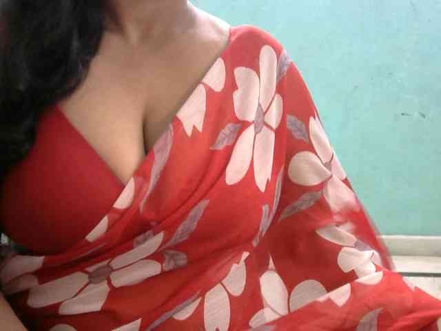 HOTRASHMIKA webcam