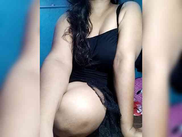 HOTRASHMIKA webcam