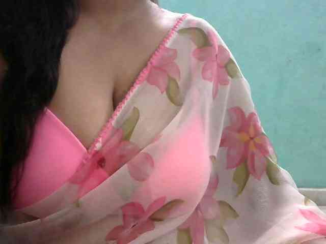 HOTRASHMIKA webcam