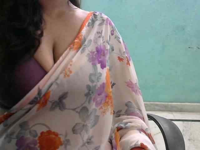HOTRASHMIKA webcam