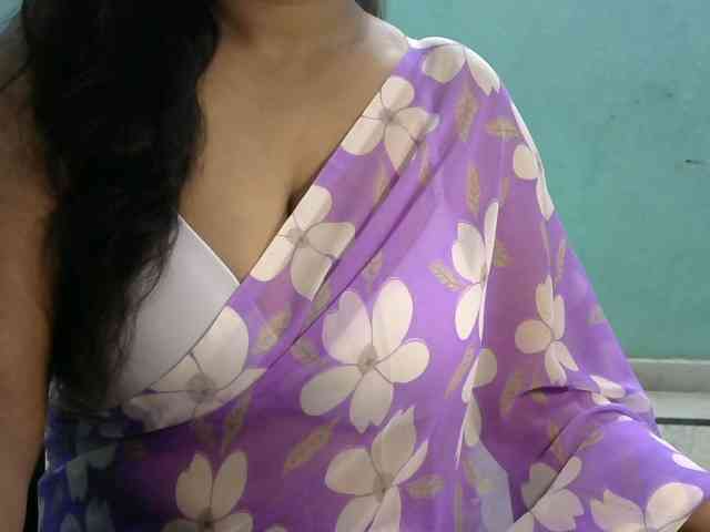 HOTRASHMIKA webcam