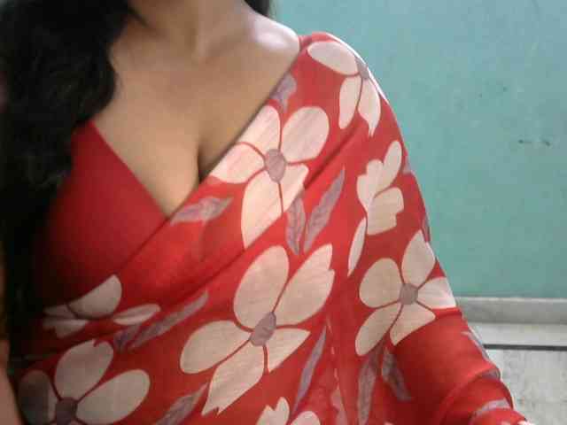 HOTRASHMIKA webcam