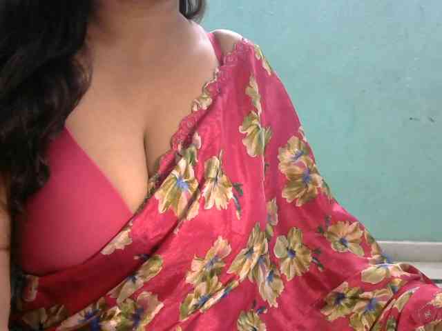 HOTRASHMIKA webcam