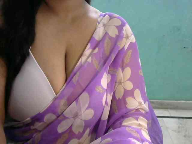 HOTRASHMIKA webcam