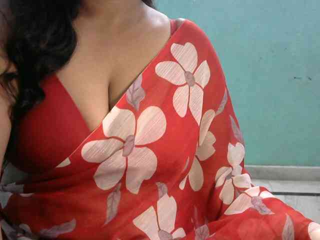 HOTRASHMIKA webcam