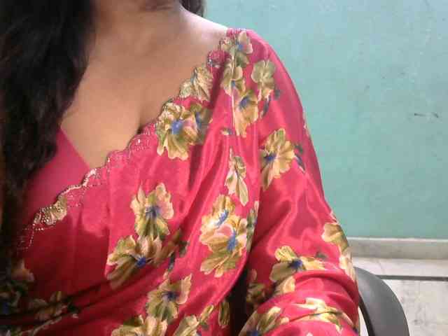 HOTRASHMIKA webcam
