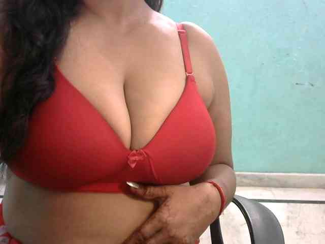 HOTRASHMIKA webcam