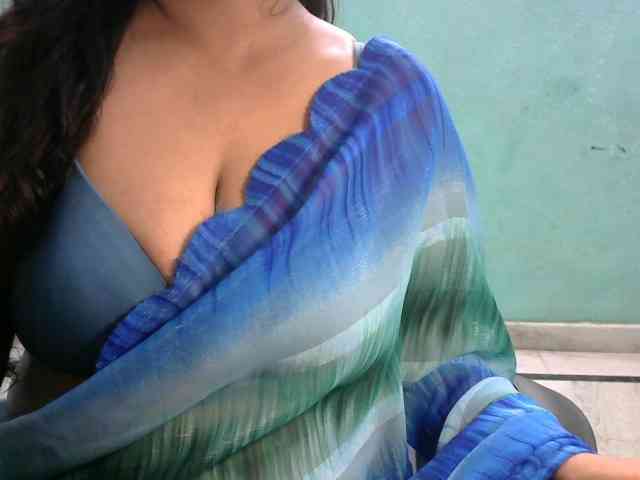 HOTRASHMIKA webcam