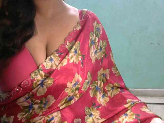 HOTRASHMIKA webcam