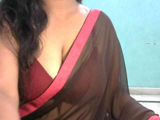 HOTRASHMIKA webcam
