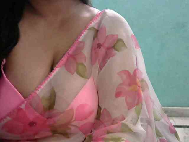 Modella: HOTRASHMIKA