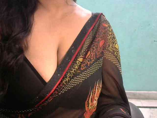 HOTRASHMIKA webcam