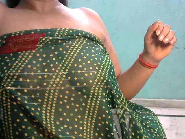 HOTRASHMIKA webcam