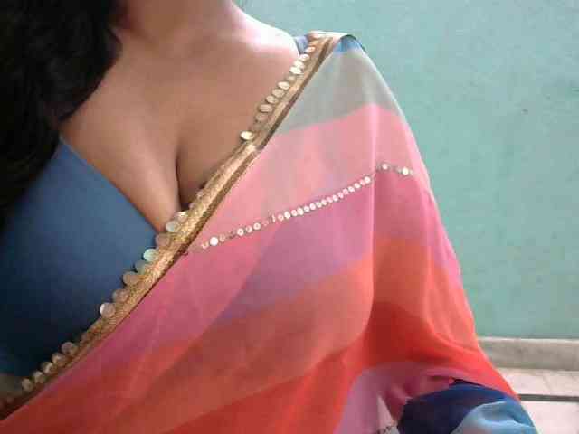 HOTRASHMIKA webcam