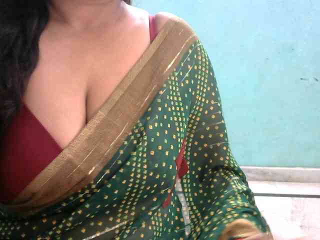HOTRASHMIKA webcam