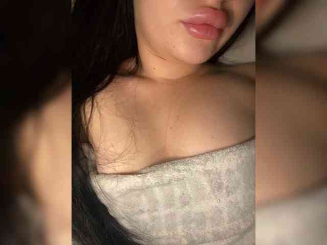 MillaMiss webcam