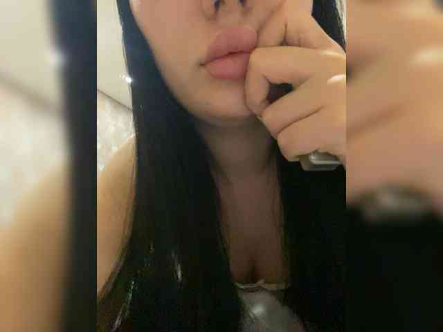 MillaMiss webcam