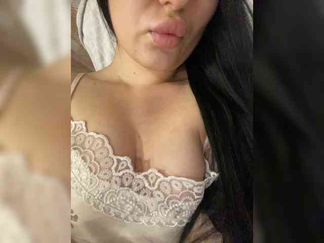 MillaMiss webcam