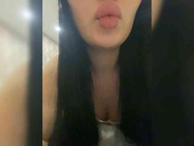 MillaMiss webcam