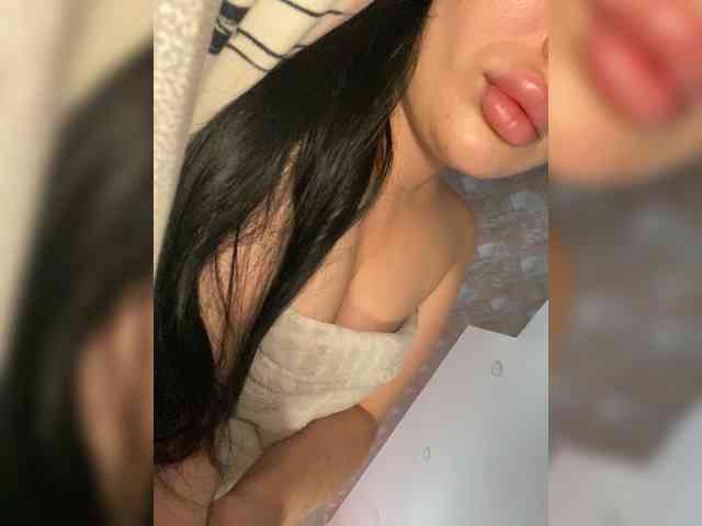 MillaMiss webcam