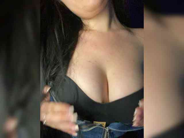 MillaMiss webcam