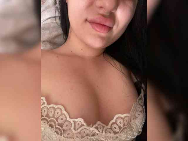 MillaMiss webcam