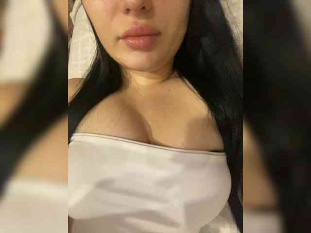 MillaMiss webcam