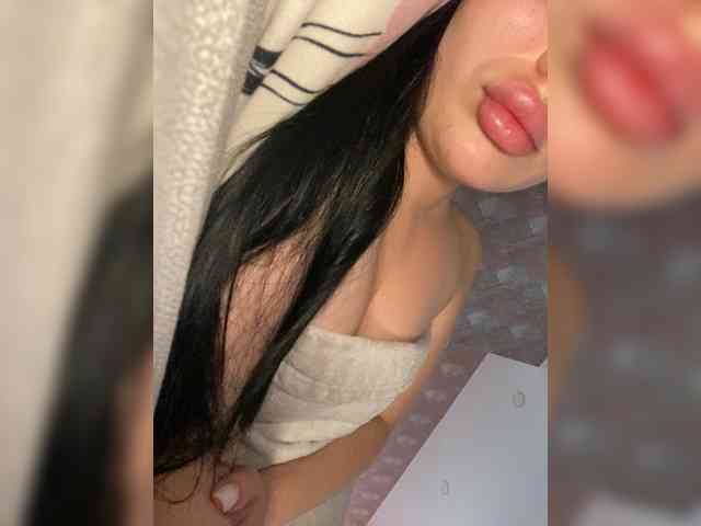 MillaMiss webcam