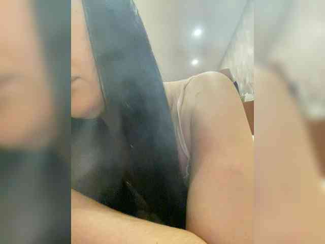 MillaMiss webcam