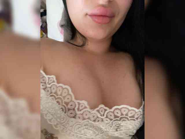 MillaMiss webcam