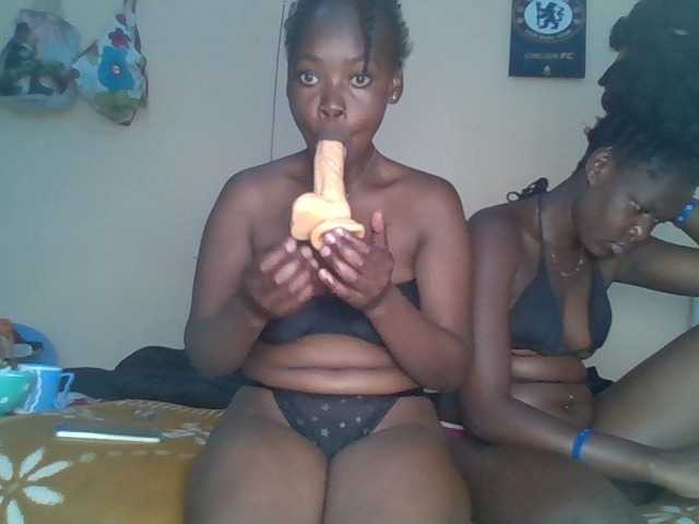 Tinnynicah24 live cam on BongaCams