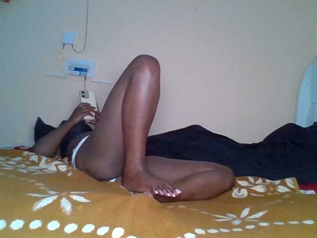 Tinnynicah24 live cam on BongaCams