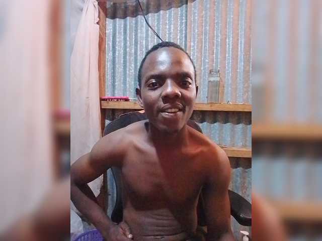 Thekenyan, 25 y/o - Live Cam on BongaCams