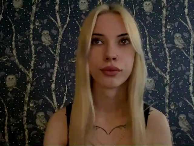 Chat with KatrinPat live cam