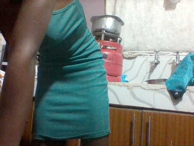 Sexydoll13 live webcam show