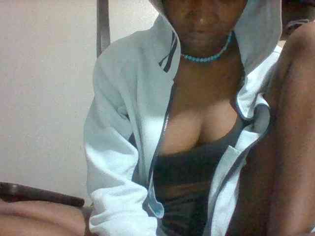 Sexydoll13 webcam