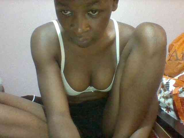 Sexydoll13 webcam