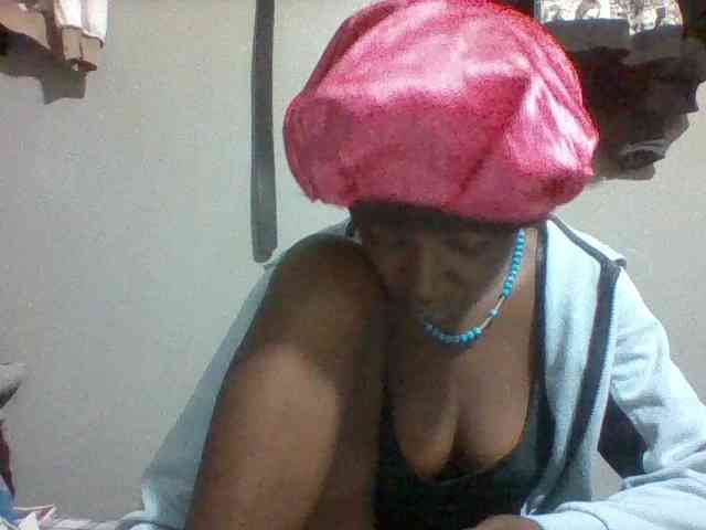 Sexydoll13 webcam