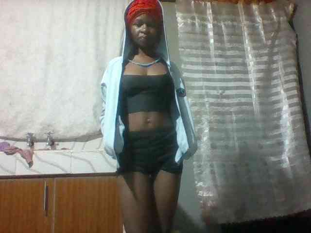 Sexydoll13 webcam