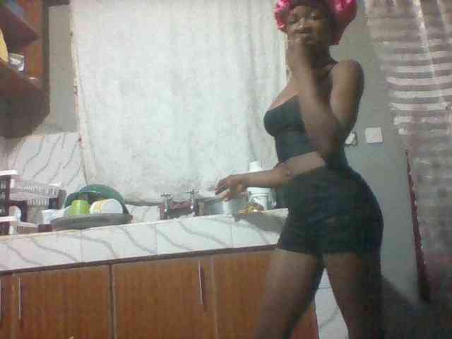 Sexydoll13 webcam