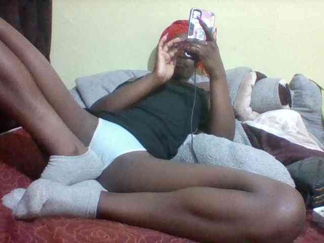 Sexydoll13 webcam