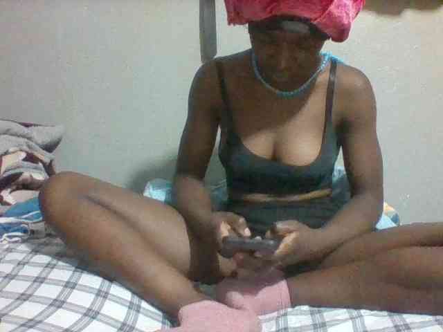 Sexydoll13 webcam