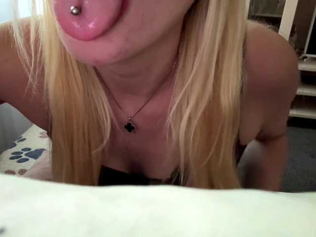 GloriaTips live cam on BongaCams