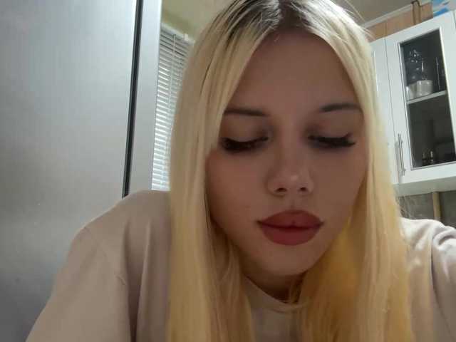 GloriaTips live cam on BongaCams