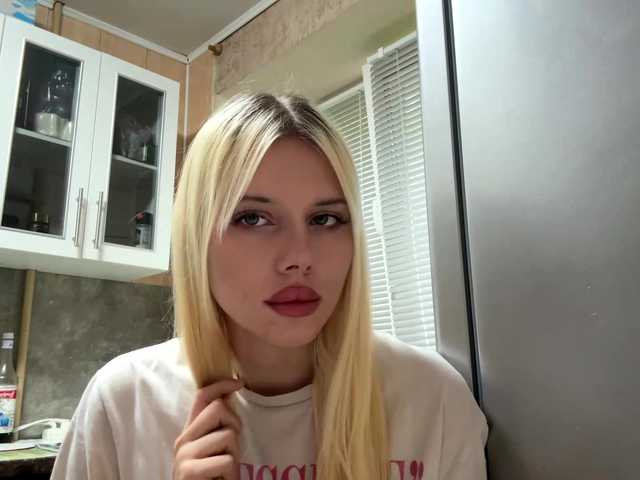 GloriaTips live cam on BongaCams