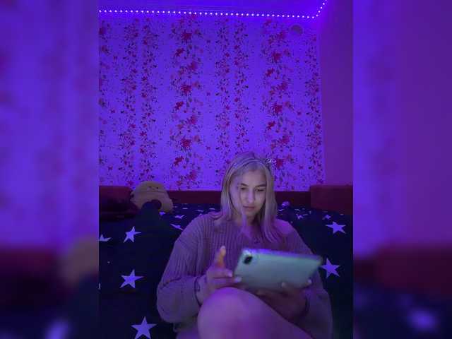 Lilua live webcam show