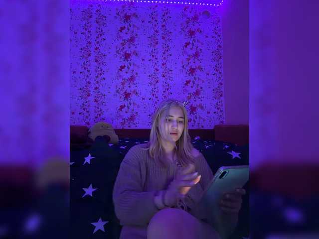 Lilua live webcam show